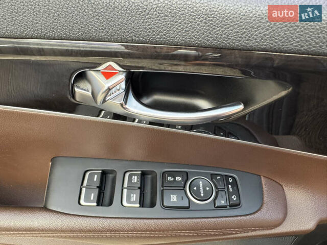 Киа Соренто 2015 в Киеве на Automoto.ua Серый Киа Соренто, объемом двигателя 2.2 л и пробегом 235 тыс. км за 22000 $, фото 13 на Automoto.ua