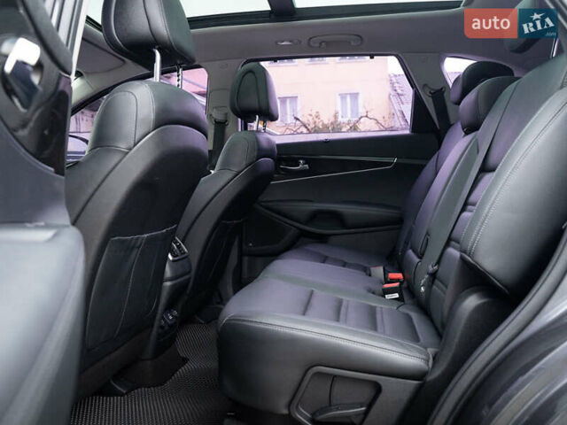 Киа Соренто 2015 в Одессе на Automoto.ua Серый Киа Соренто, объемом двигателя 2 л и пробегом 169 тыс. км за 20500 $, фото 23 на Automoto.ua
