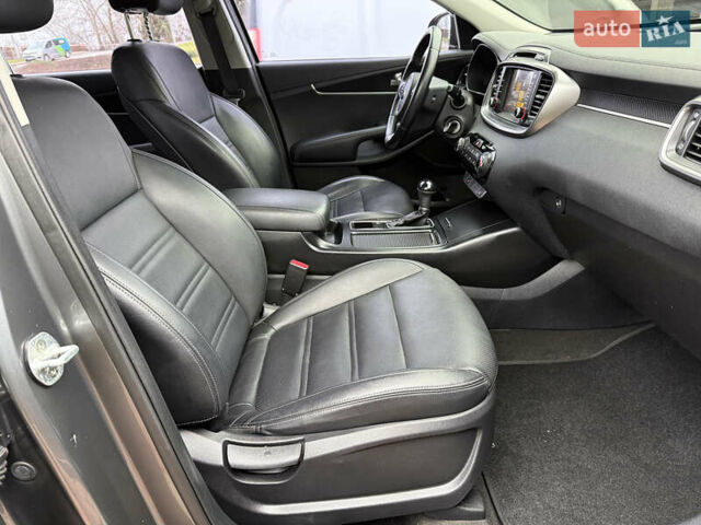 Серый Киа Соренто, объемом двигателя 2 л и пробегом 108 тыс. км за 19700 $, фото 35 на Automoto.ua