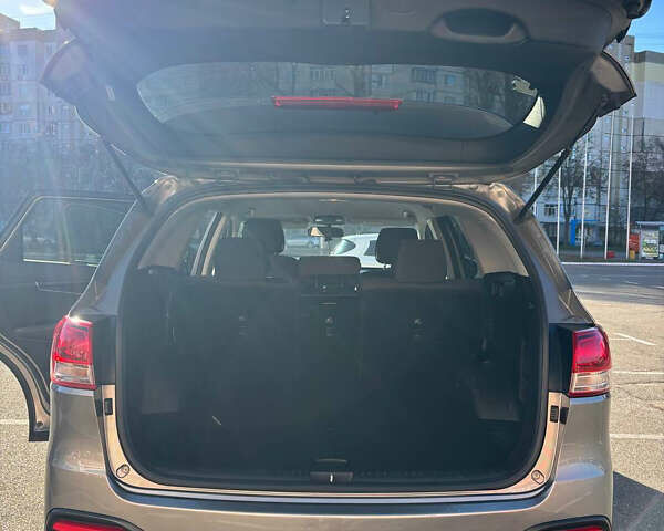 Серый Киа Соренто, объемом двигателя 2.36 л и пробегом 103 тыс. км за 14300 $, фото 9 на Automoto.ua