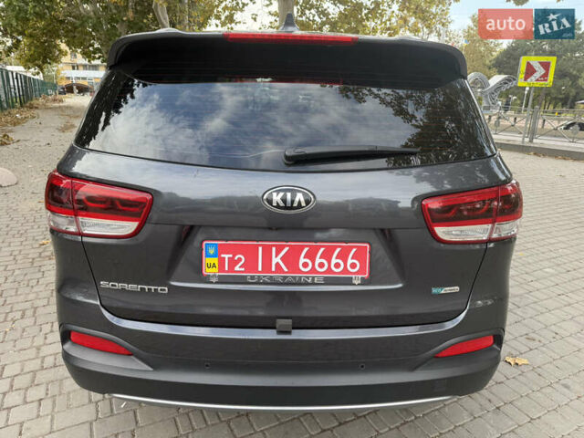 Киа Соренто 2015 в Одессе на Automoto.ua Серый Киа Соренто, объемом двигателя 2 л и пробегом 210 тыс. км за 19500 $, фото 5 на Automoto.ua