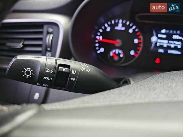 Серый Киа Соренто, объемом двигателя 2.2 л и пробегом 219 тыс. км за 19300 $, фото 24 на Automoto.ua