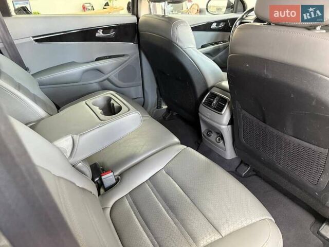 Серый Киа Соренто, объемом двигателя 2 л и пробегом 168 тыс. км за 14990 $, фото 31 на Automoto.ua