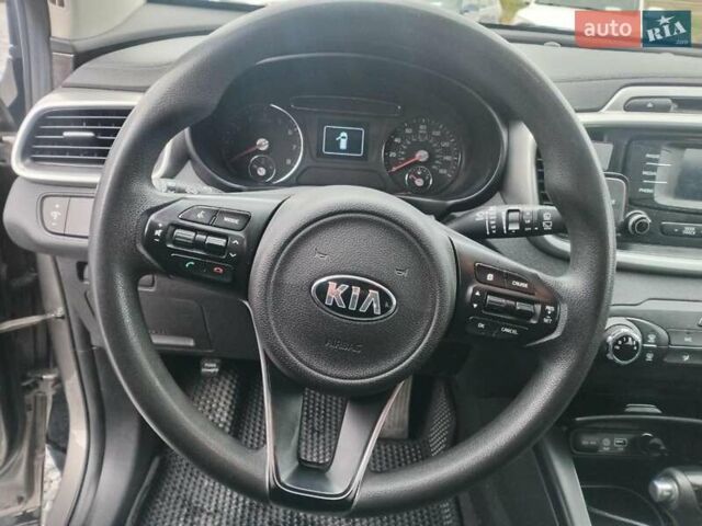 Серый Киа Соренто, объемом двигателя 3.3 л и пробегом 198 тыс. км за 16990 $, фото 13 на Automoto.ua
