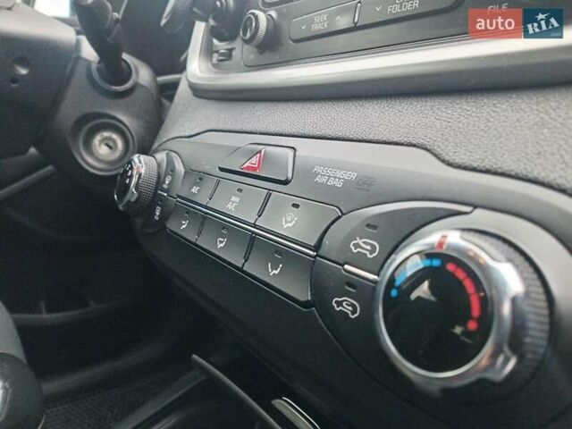 Серый Киа Соренто, объемом двигателя 3.3 л и пробегом 198 тыс. км за 16990 $, фото 31 на Automoto.ua