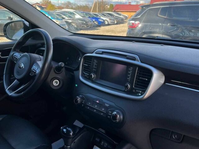 Серый Киа Соренто, объемом двигателя 2.4 л и пробегом 129 тыс. км за 14500 $, фото 13 на Automoto.ua