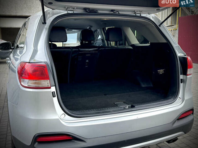 Серый Киа Соренто, объемом двигателя 2.36 л и пробегом 208 тыс. км за 14500 $, фото 17 на Automoto.ua