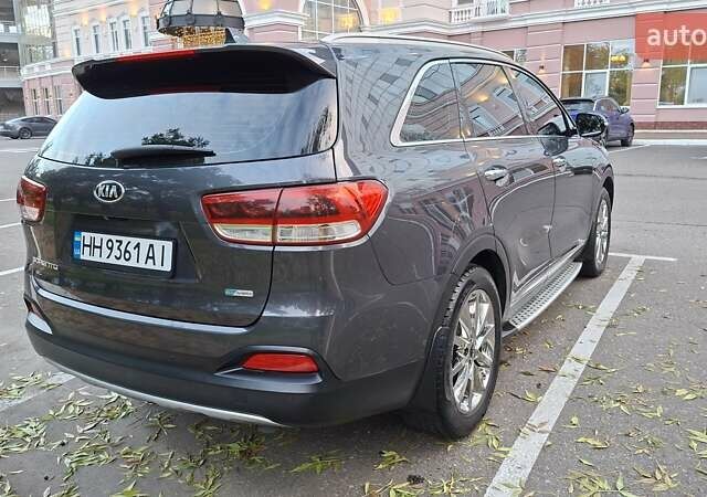 Киа Соренто 2015 в Одессе на Automoto.ua Серый Киа Соренто, объемом двигателя 2 л и пробегом 168 тыс. км за 21500 $, фото 5 на Automoto.ua