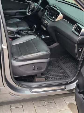 Сірий Кіа Соренто, об'ємом двигуна 2.2 л та пробігом 256 тис. км за 25300 $, фото 20 на Automoto.ua