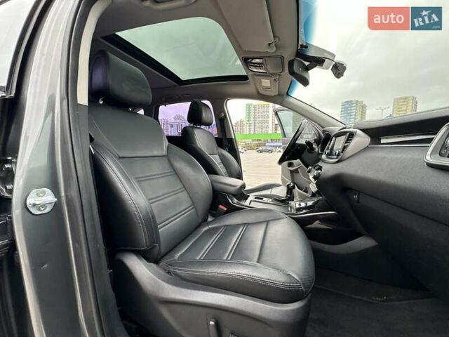 Сірий Кіа Соренто, об'ємом двигуна 2.2 л та пробігом 180 тис. км за 18500 $, фото 55 на Automoto.ua