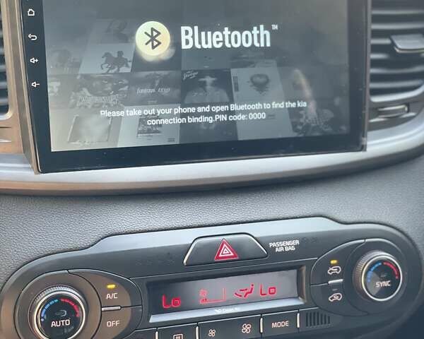 Киа Соренто 2015 в Львове на Automoto.ua Серый Киа Соренто, объемом двигателя 2.2 л и пробегом 131 тыс. км за 20500 $, фото 16 на Automoto.ua