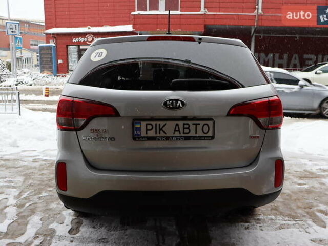 Серый Киа Соренто, объемом двигателя 2.4 л и пробегом 77 тыс. км за 12900 $, фото 6 на Automoto.ua