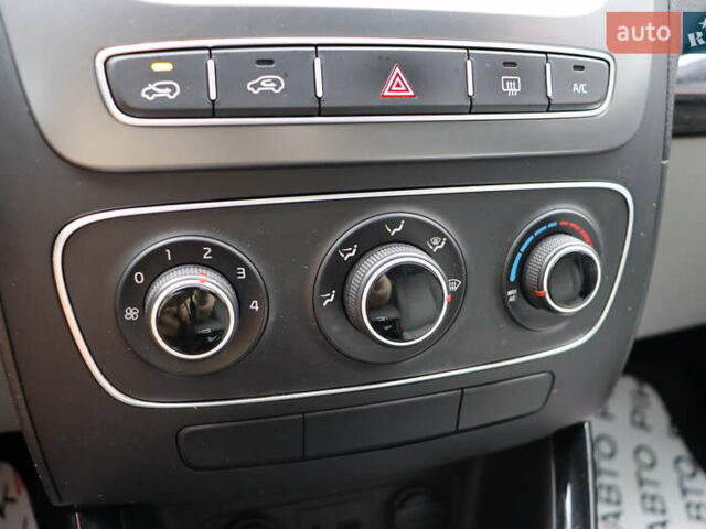 Серый Киа Соренто, объемом двигателя 2.4 л и пробегом 77 тыс. км за 12900 $, фото 26 на Automoto.ua