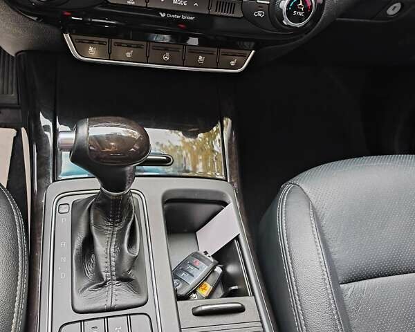 Серый Киа Соренто, объемом двигателя 2.2 л и пробегом 219 тыс. км за 19300 $, фото 61 на Automoto.ua