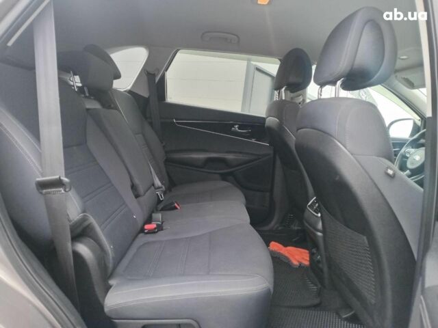 Сірий Кіа Соренто, об'ємом двигуна 3.3 л та пробігом 198 тис. км за 16990 $, фото 25 на Automoto.ua