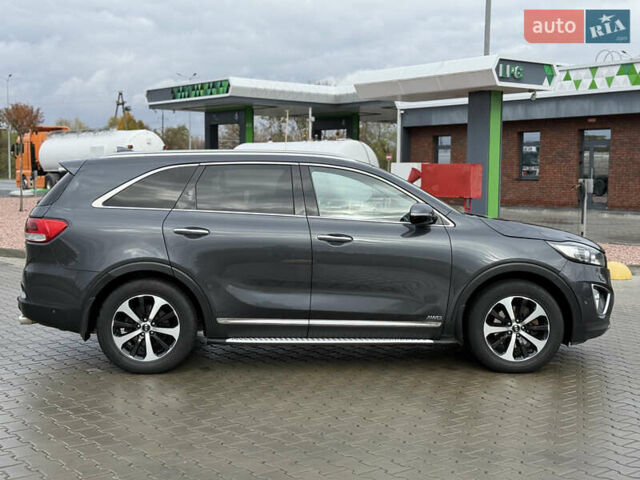 Киа Соренто 2015 в Луцке на Automoto.ua Серый Киа Соренто, объемом двигателя 2 л и пробегом 238 тыс. км за 17700 $, фото 3 на Automoto.ua