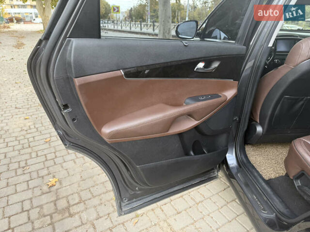 Киа Соренто 2015 в Одессе на Automoto.ua Серый Киа Соренто, объемом двигателя 2 л и пробегом 210 тыс. км за 19500 $, фото 17 на Automoto.ua