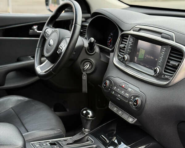 Киа Соренто 2015 в Луцке на Automoto.ua Серый Киа Соренто, объемом двигателя 2 л и пробегом 238 тыс. км за 17700 $, фото 38 на Automoto.ua