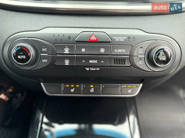 Киа Соренто 2015 в Луцке на Automoto.ua Серый Киа Соренто, объемом двигателя 2 л и пробегом 235 тыс. км за 17750 $, фото 51 на Automoto.ua