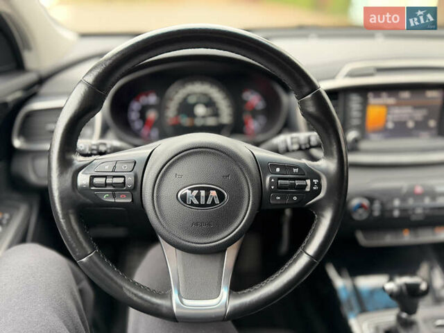 Сірий Кіа Соренто, об'ємом двигуна 2 л та пробігом 238 тис. км за 17550 $, фото 50 на Automoto.ua