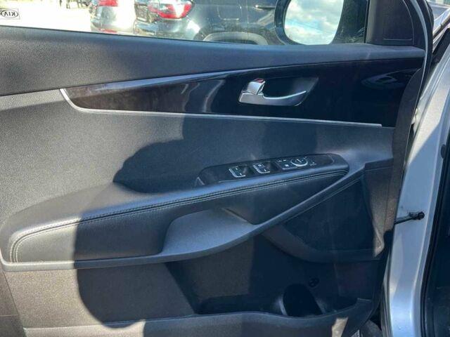 Серый Киа Соренто, объемом двигателя 2.4 л и пробегом 129 тыс. км за 14500 $, фото 19 на Automoto.ua