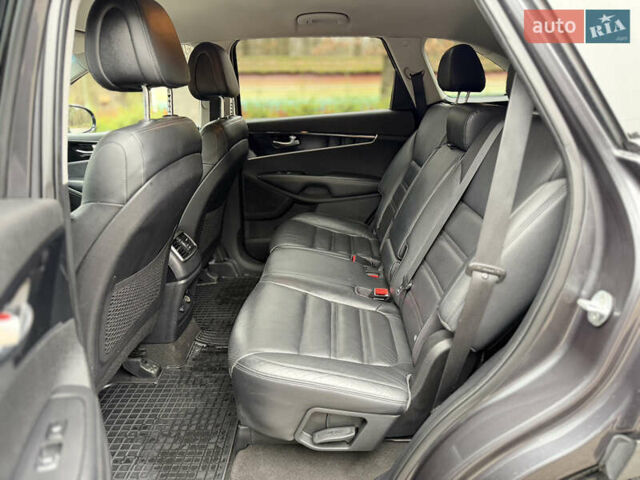 Сірий Кіа Соренто, об'ємом двигуна 2 л та пробігом 238 тис. км за 17550 $, фото 47 на Automoto.ua