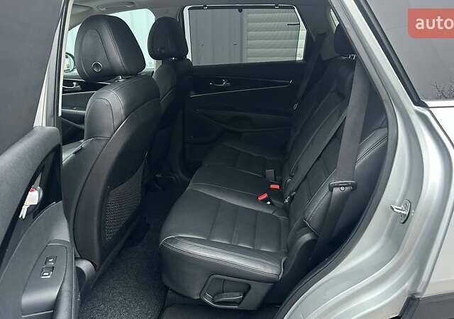 Сірий Кіа Соренто, об'ємом двигуна 2.2 л та пробігом 180 тис. км за 18500 $, фото 18 на Automoto.ua