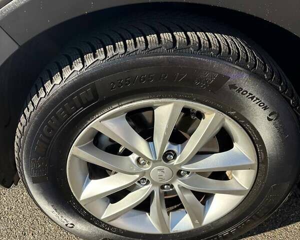 Серый Киа Соренто, объемом двигателя 2.36 л и пробегом 103 тыс. км за 15500 $, фото 10 на Automoto.ua