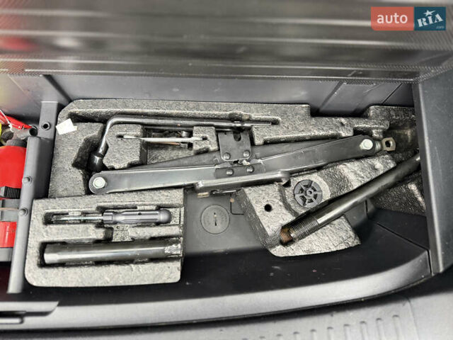 Сірий Кіа Соренто, об'ємом двигуна 2 л та пробігом 238 тис. км за 17550 $, фото 66 на Automoto.ua