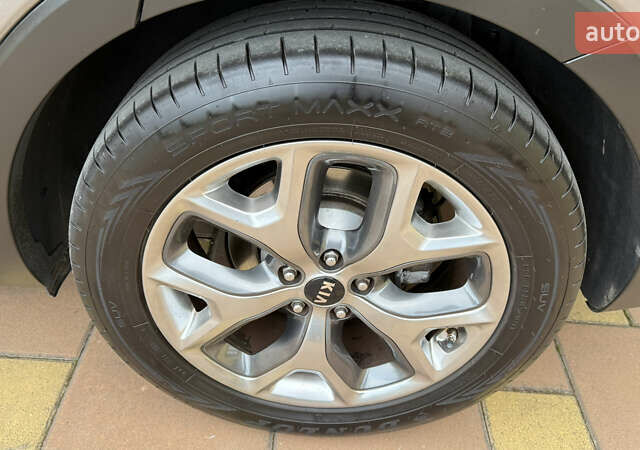 Серый Киа Соренто, объемом двигателя 2.2 л и пробегом 217 тыс. км за 20900 $, фото 15 на Automoto.ua