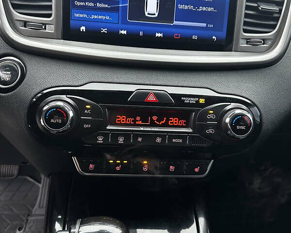 Сірий Кіа Соренто, об'ємом двигуна 2 л та пробігом 178 тис. км за 20500 $, фото 21 на Automoto.ua