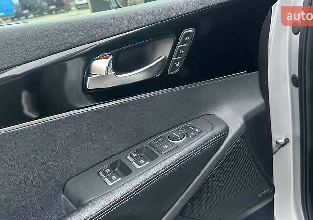 Сірий Кіа Соренто, об'ємом двигуна 2.2 л та пробігом 180 тис. км за 18500 $, фото 9 на Automoto.ua