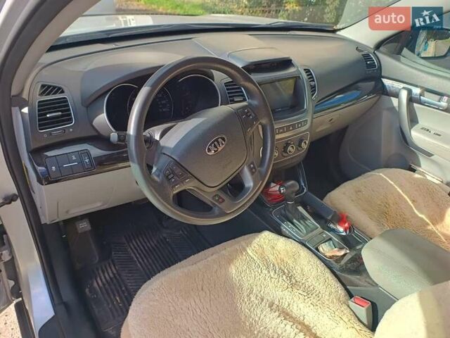 Сірий Кіа Соренто, об'ємом двигуна 2.4 л та пробігом 70 тис. км за 14500 $, фото 3 на Automoto.ua