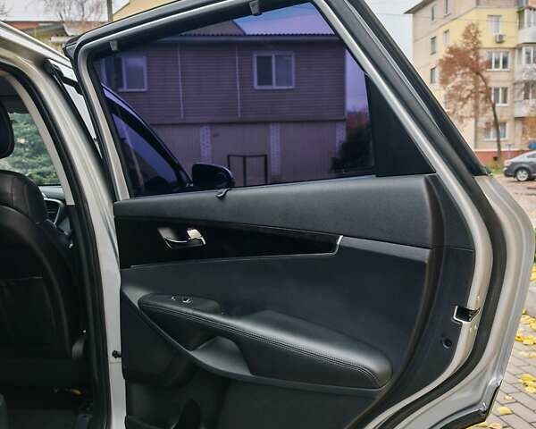 Серый Киа Соренто, объемом двигателя 2.2 л и пробегом 219 тыс. км за 19300 $, фото 69 на Automoto.ua