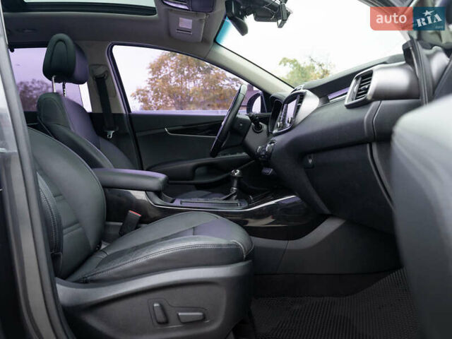 Киа Соренто 2015 в Одессе на Automoto.ua Серый Киа Соренто, объемом двигателя 2 л и пробегом 169 тыс. км за 20500 $, фото 52 на Automoto.ua