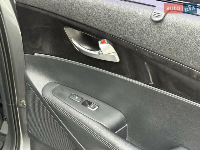 Сірий Кіа Соренто, об'ємом двигуна 2.2 л та пробігом 180 тис. км за 18500 $, фото 44 на Automoto.ua