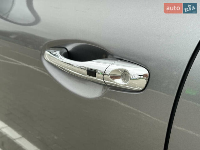 Сірий Кіа Соренто, об'ємом двигуна 2.2 л та пробігом 180 тис. км за 18500 $, фото 23 на Automoto.ua