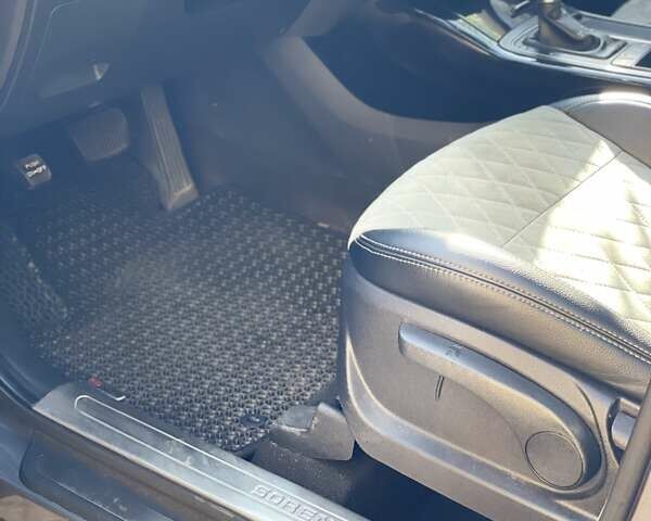 Киа Соренто 2015 в Львове на Automoto.ua Серый Киа Соренто, объемом двигателя 2.2 л и пробегом 131 тыс. км за 20500 $, фото 30 на Automoto.ua