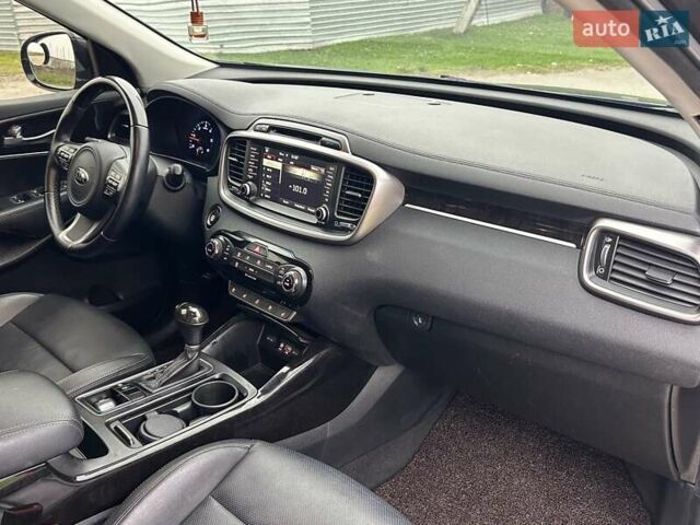 Серый Киа Соренто, объемом двигателя 2 л и пробегом 193 тыс. км за 17500 $, фото 24 на Automoto.ua