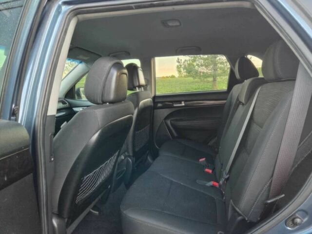 Серый Киа Соренто, объемом двигателя 3.3 л и пробегом 80 тыс. км за 7300 $, фото 9 на Automoto.ua