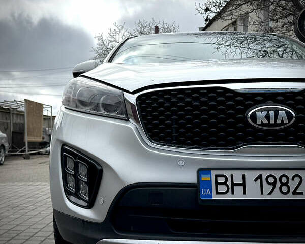 Серый Киа Соренто, объемом двигателя 2.36 л и пробегом 208 тыс. км за 14500 $, фото 2 на Automoto.ua