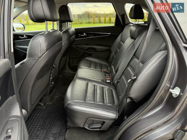 Киа Соренто 2015 в Луцке на Automoto.ua Серый Киа Соренто, объемом двигателя 2 л и пробегом 238 тыс. км за 17700 $, фото 46 на Automoto.ua