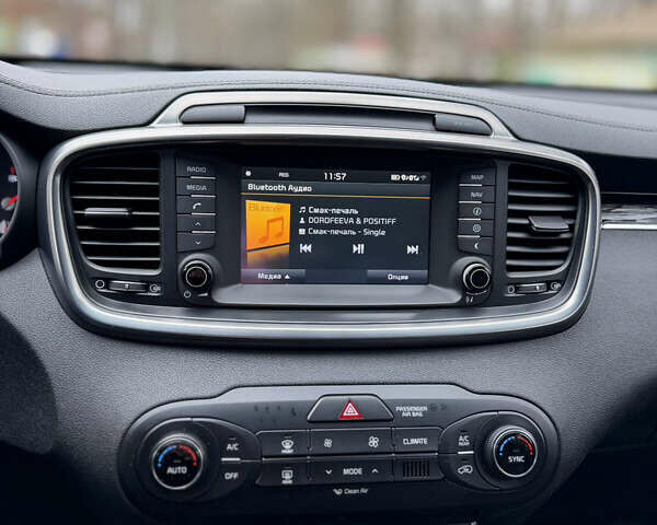 Сірий Кіа Соренто, об'ємом двигуна 2 л та пробігом 238 тис. км за 17550 $, фото 51 на Automoto.ua