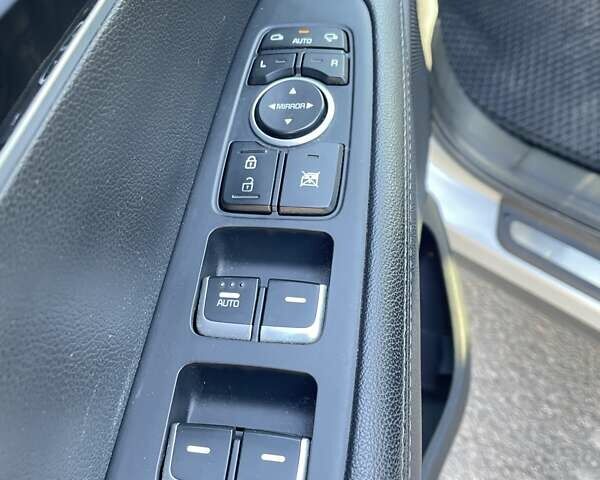 Серый Киа Соренто, объемом двигателя 2.2 л и пробегом 251 тыс. км за 17500 $, фото 10 на Automoto.ua