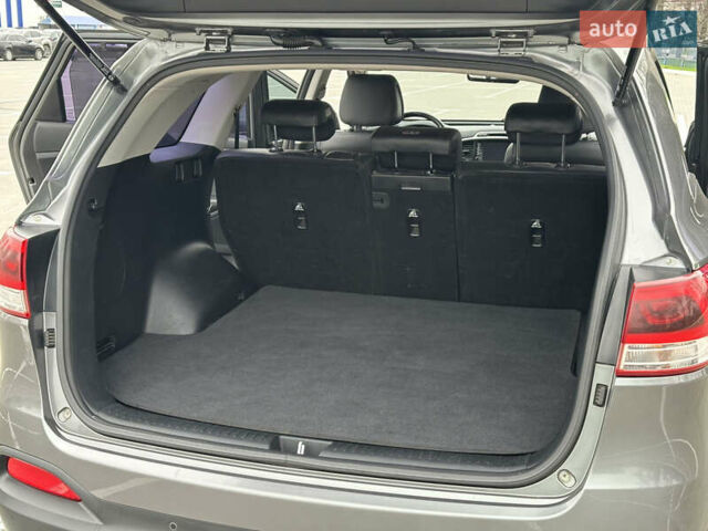 Сірий Кіа Соренто, об'ємом двигуна 2.2 л та пробігом 180 тис. км за 18500 $, фото 32 на Automoto.ua
