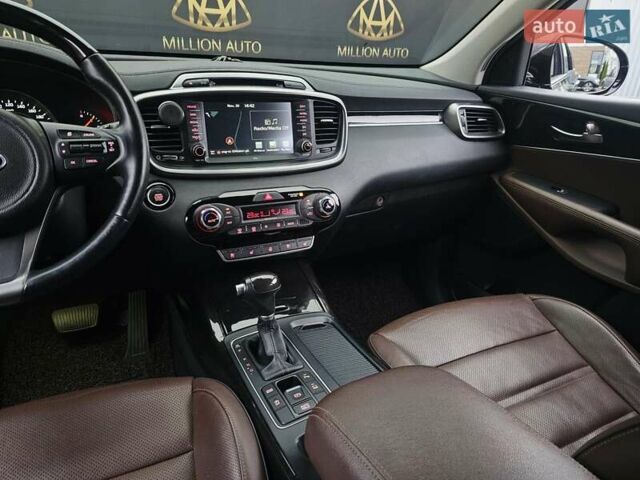 Серый Киа Соренто, объемом двигателя 2.2 л и пробегом 135 тыс. км за 21700 $, фото 19 на Automoto.ua