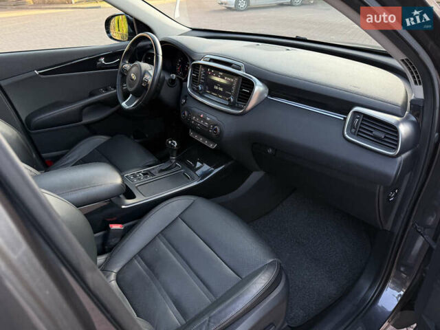 Сірий Кіа Соренто, об'ємом двигуна 2.2 л та пробігом 223 тис. км за 20750 $, фото 94 на Automoto.ua