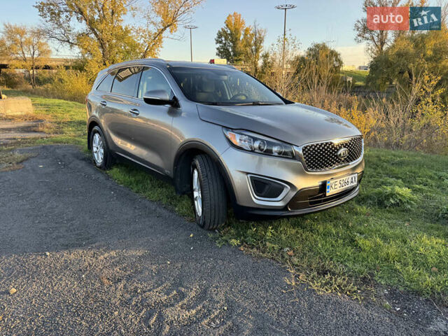 Серый Киа Соренто, объемом двигателя 2.4 л и пробегом 125 тыс. км за 14900 $, фото 1 на Automoto.ua