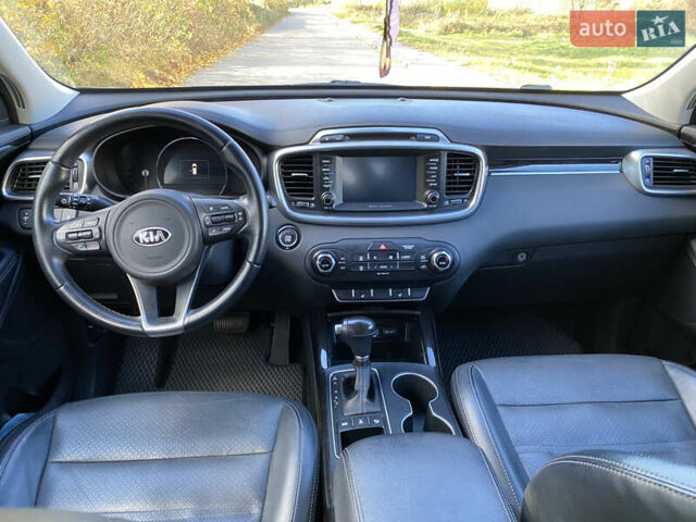 Серый Киа Соренто, объемом двигателя 3.34 л и пробегом 115 тыс. км за 15250 $, фото 6 на Automoto.ua