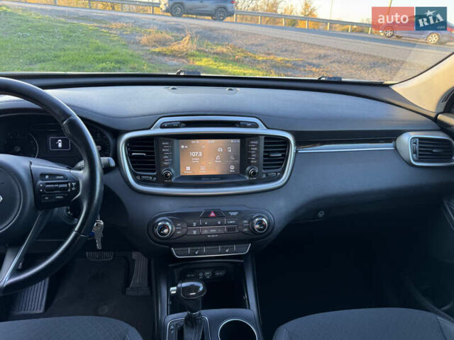 Серый Киа Соренто, объемом двигателя 2.4 л и пробегом 125 тыс. км за 14900 $, фото 26 на Automoto.ua